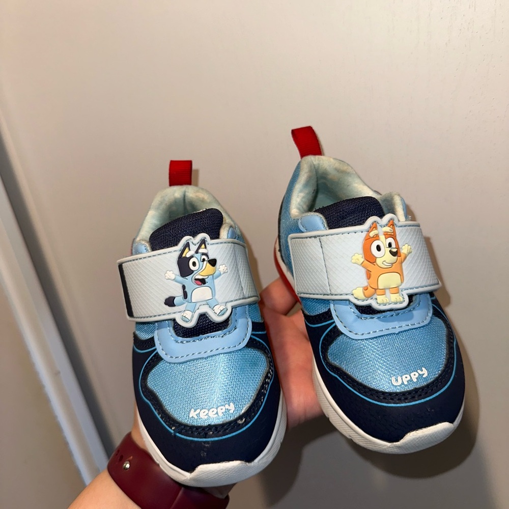 Bluey Light Up Shoes Sneakers Velcro Straps